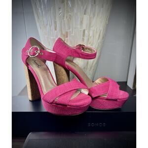 NEW Pink QUPID Platform Sandals - Eye-Catching! Size 5.5